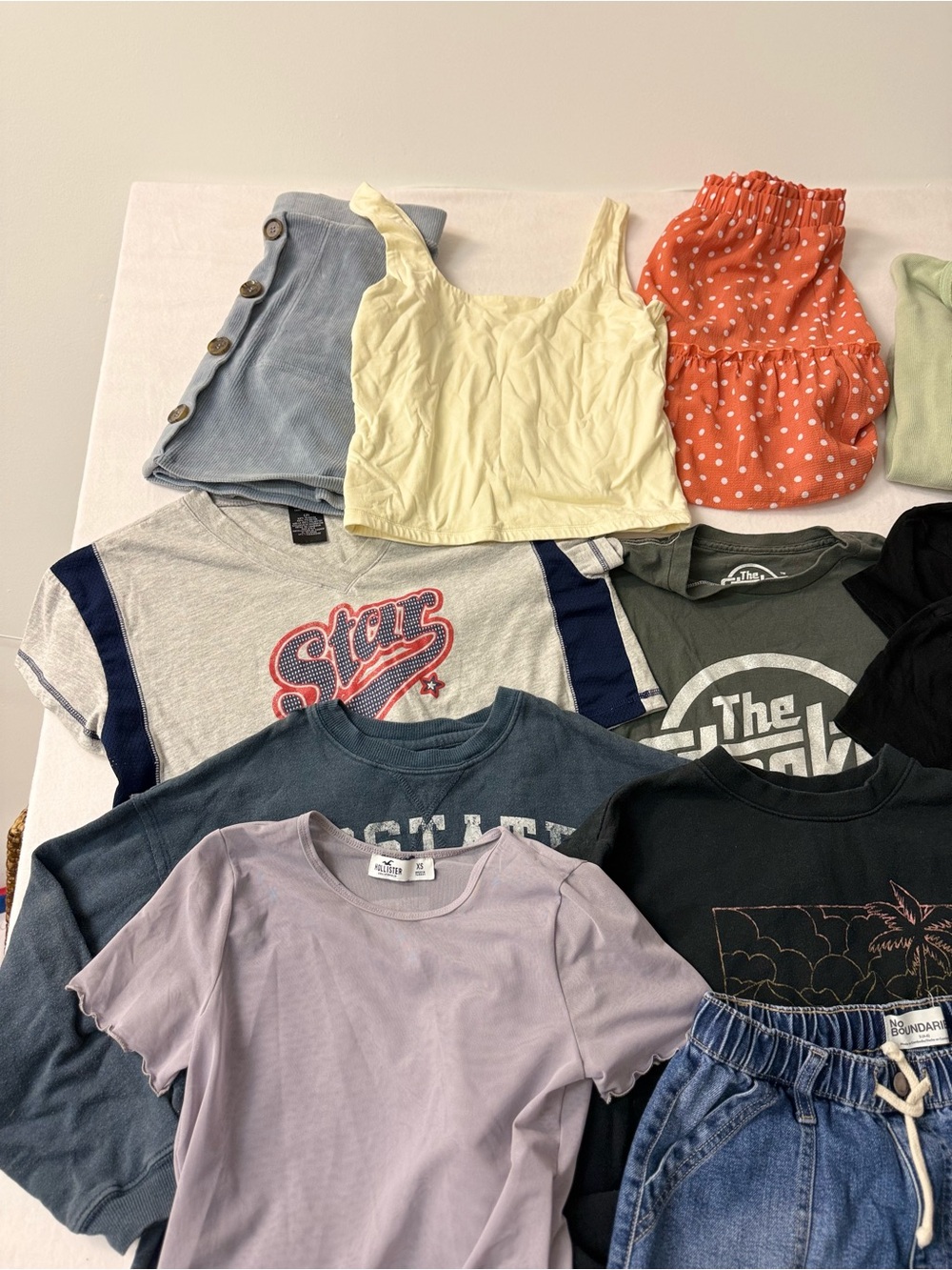 Women’s Clothing Lot Bundle Small/Medium Toos Shrts Skirts Gap Hollister 12 Pc - Picture 5 of 12
